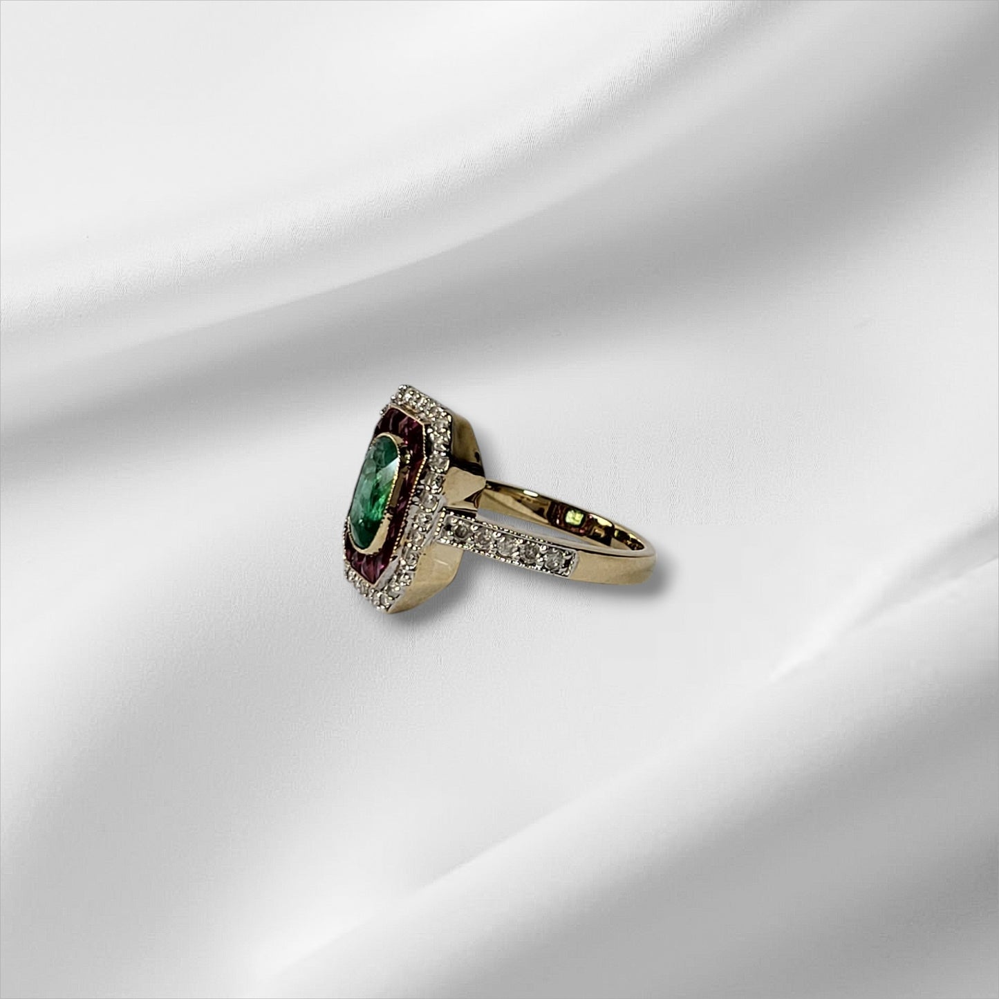 Elegant Emerald, Diamond, and Ruby Ring