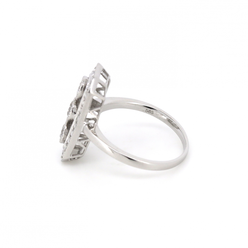 Elegant White Gold and Diamond Antique-Style Ring
