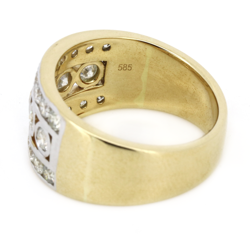 Yellow Gold Diamond Decorative Band – Seamless Sparkle