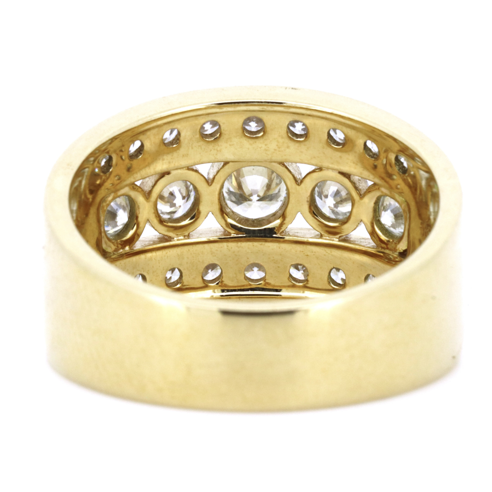 Yellow Gold Diamond Decorative Band – Seamless Sparkle