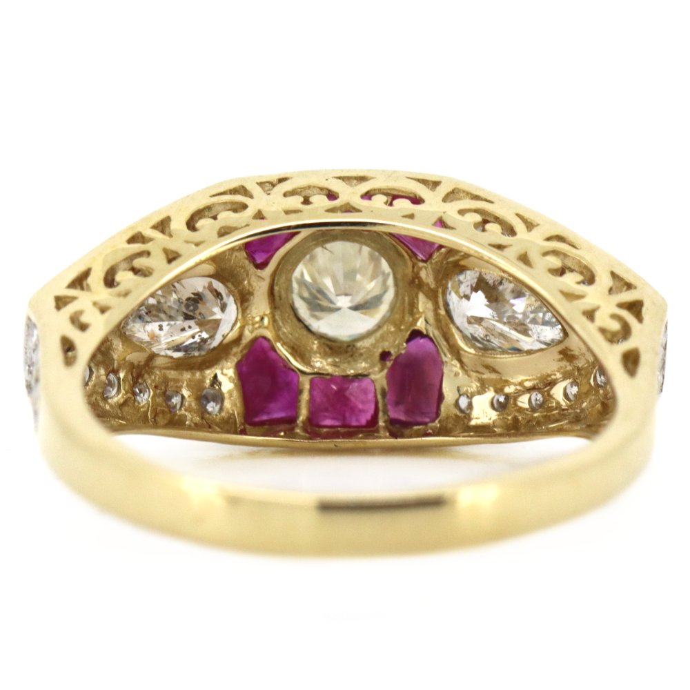 Yellow Gold Diamond & Ruby Ring – Artful Contrast and Vintage Detail