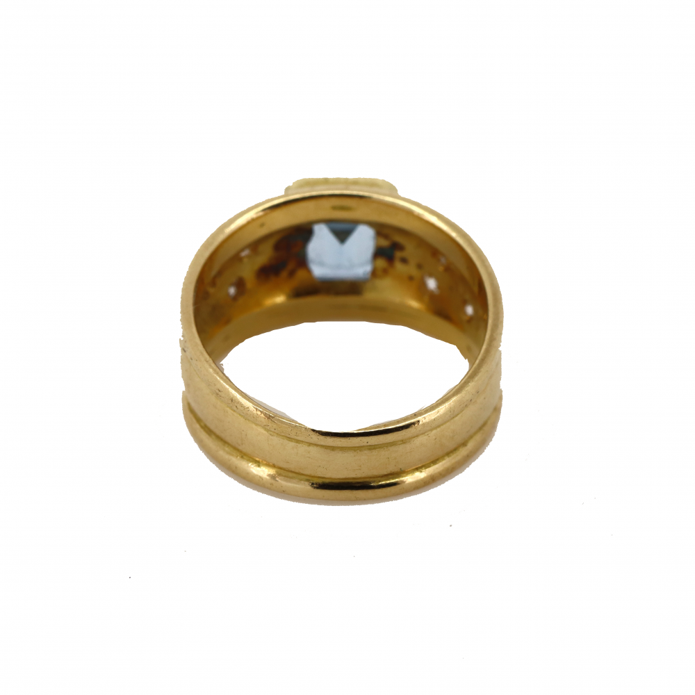 18K Yellow Gold Aquamarine and Diamond Dress Ring