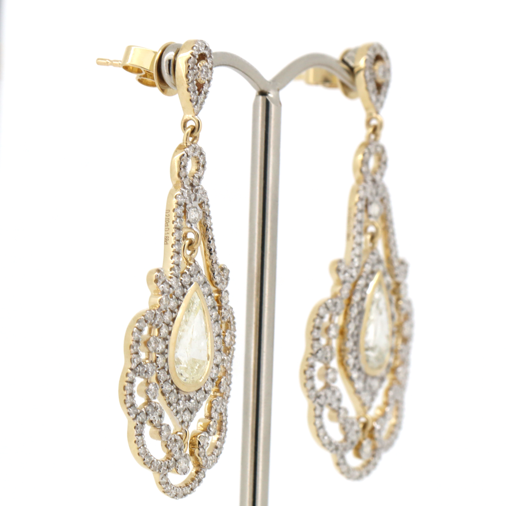 2.02ct Pear cut Yellow Gold Diamond Antique-Style Earrings