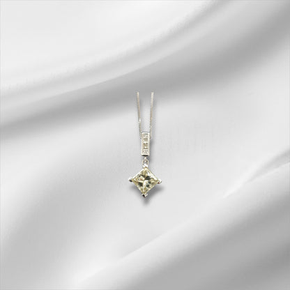 3.05ct Princess cut diamond pendant