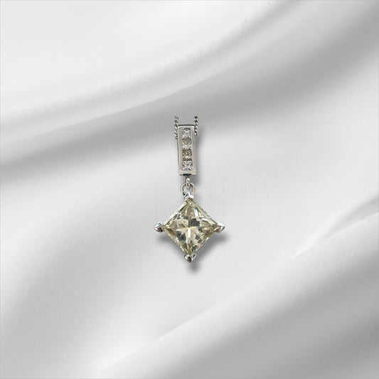 3.05ct Princess cut diamond pendant