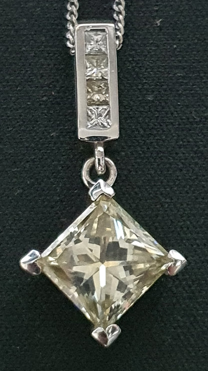 3.05ct Princess cut diamond pendant