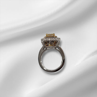 Exquisite 1.83ct Yellow and White Diamond ring