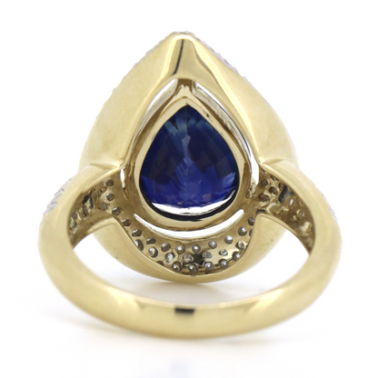 Yellow Gold, 3.95ct Ceylon Sapphire and Diamond, Halo Cluster Ring