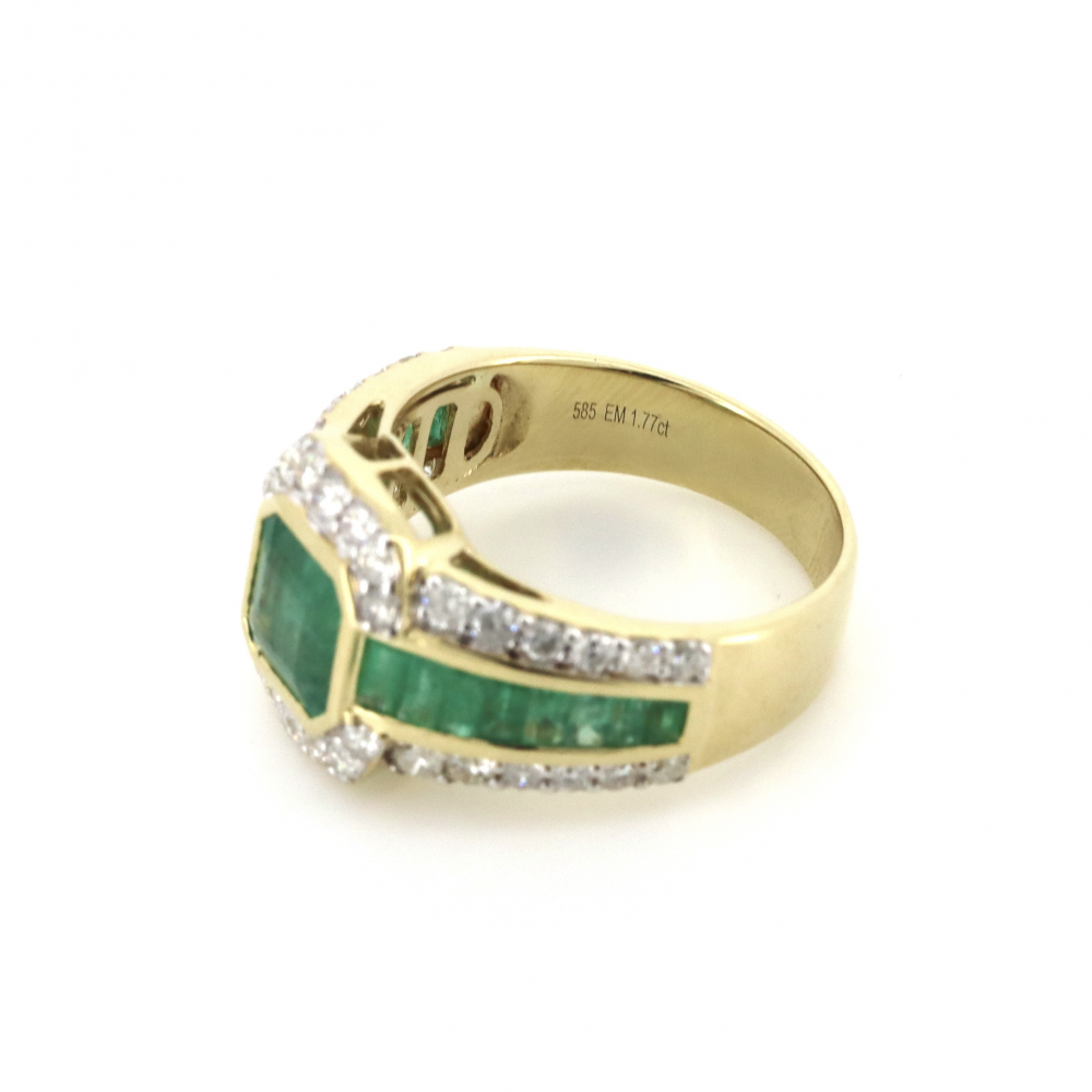 Colombian Emerald and Diamond Cocktail Ring