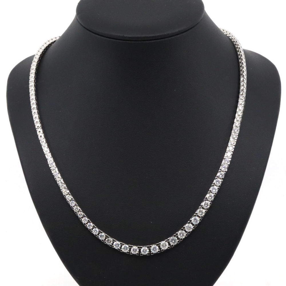 18K White Gold Graduated Diamond Tennis Necklace