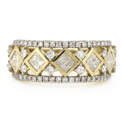 Yellow Gold Decorative Diamond Band – Structured Geometry & Seamless Sparkle