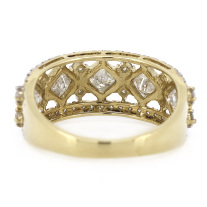 Yellow Gold Decorative Diamond Band – Structured Geometry & Seamless Sparkle